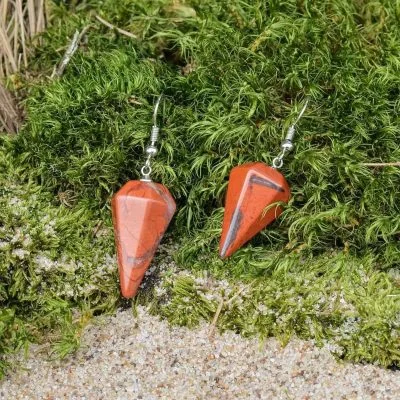 Raudono Jaspio Piramidės Auskarai